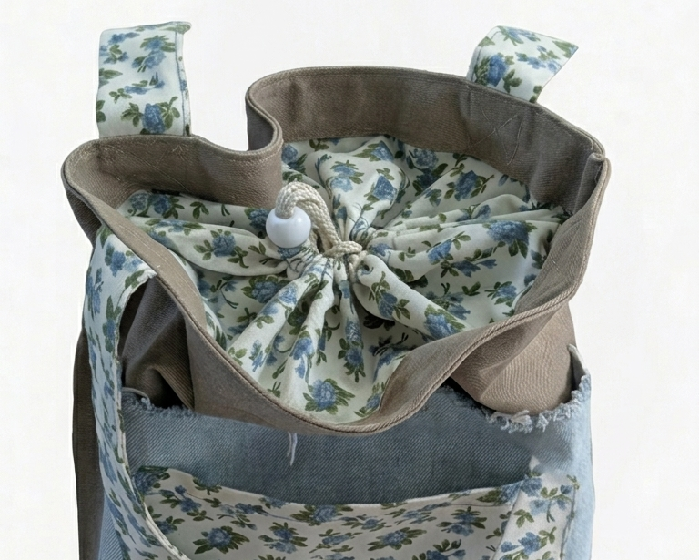 Tote in cotone canvas Fango e Denim – Creazione Irripetibile con Triplo Scomparto e Sacca a Coulisse