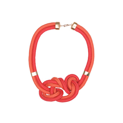 Collana artigianale intrecciata rossa – Nodo doppio